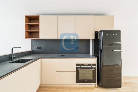 Apartamento T1Kit Duplex, com terraço, junto à Praça da República