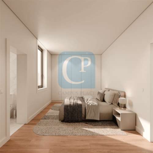 Moradia V3 com jardim em Cedofeita, Porto