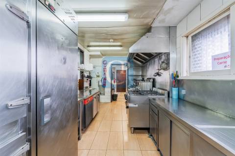 Restaurante mobilado e equipado em Guifões, Matosinhos