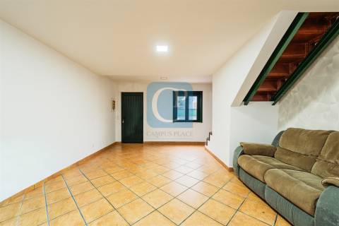 Moradia V2 à Estrada da Circunvalação, Ramalde, Porto