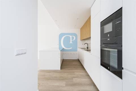 Apartamento T2 com terraço na Avenida da República, Matosinhos