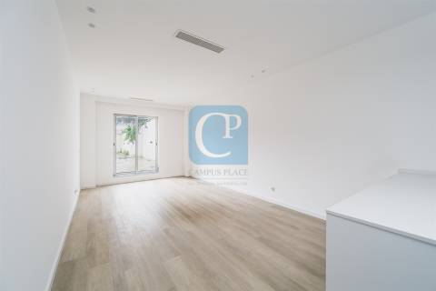 Apartamento T2 com terraço na Avenida da República, Matosinhos