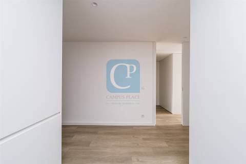 Apartamento T2 com terraço na Avenida da República, Matosinhos