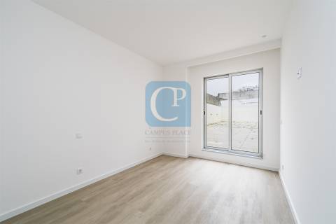 Apartamento T2 com terraço na Avenida da República, Matosinhos