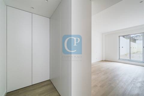 Apartamento T2 com terraço na Avenida da República, Matosinhos