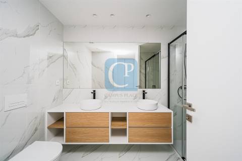 Apartamento T2 com terraço na Avenida da República, Matosinhos