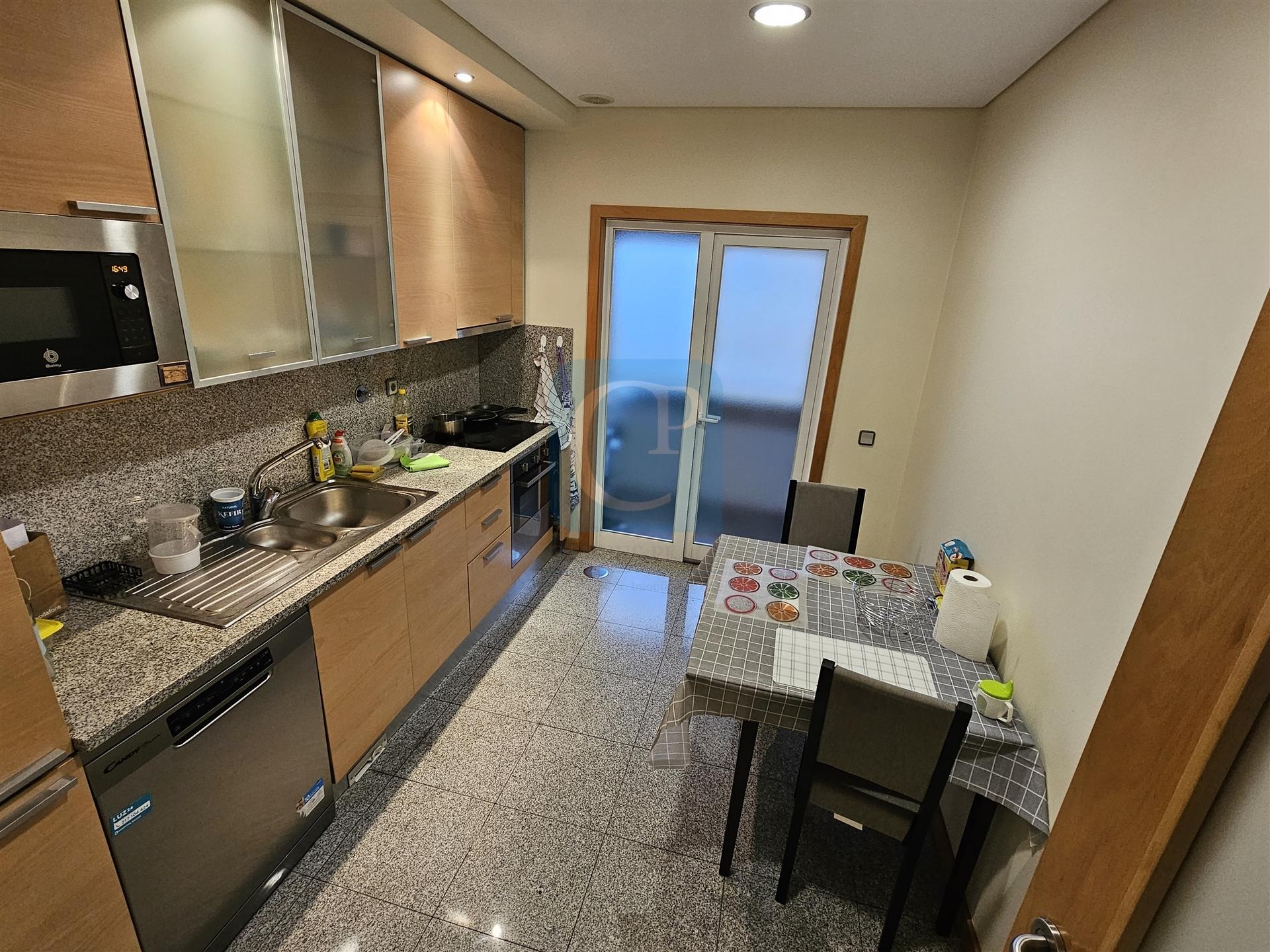 Apartamento T2 mobilado e equipado em Rio Tinto, Gondomar