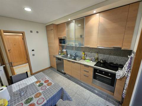 Apartamento T2 mobilado e equipado em Rio Tinto, Gondomar
