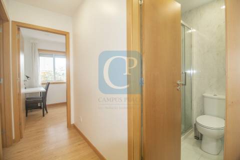 Apartamento T3 renovado com terraço, ao ISCAP e 900mts H.S.João