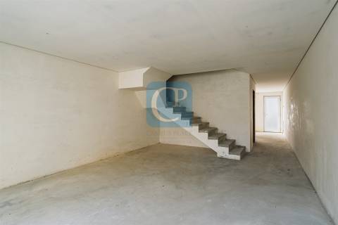 Moradia V3 em fase de acabamento em Guifões