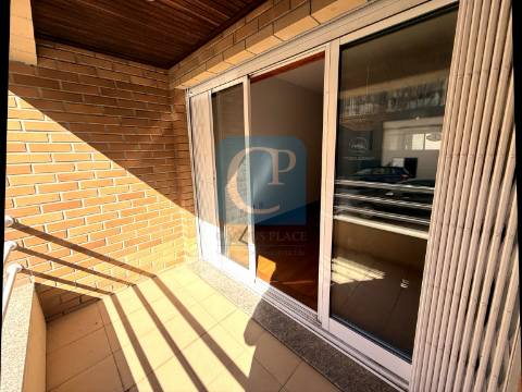 Apartamento T2 em condomínio fechado com piscina em Matosinhos