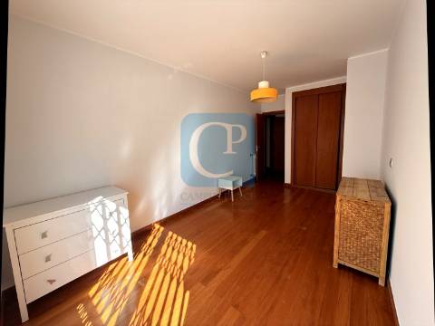 Apartamento T2 em condomínio fechado com piscina em Matosinhos