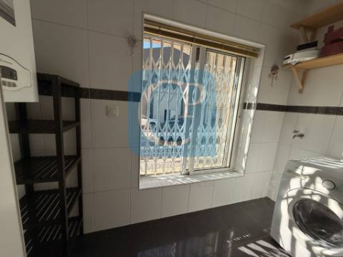 Apartamento T2 em condomínio fechado com piscina em Matosinhos