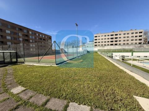 Apartamento T2 em condomínio fechado com piscina em Matosinhos