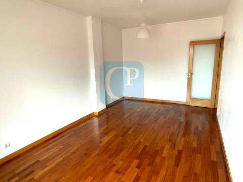 Apartamento T1+1 com varanda em Matosinhos Sul