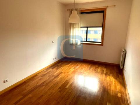 Apartamento T1+1 com varanda em Matosinhos Sul