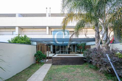 Moradia T4 em condomínio de luxo com piscina, Leça da Palmeira