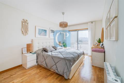 Apartamento T2 junto à Praia de Matosinhos, com cozinha equipada e lugar de garagem