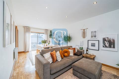 Apartamento T2 junto à Praia de Matosinhos, com cozinha equipada e lugar de garagem