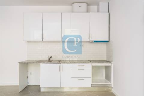 Prédio para investimento com seis frações em São Mamede de Infesta