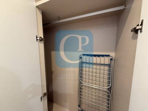 Apartamento T0 com varanda e garagem em Leça da Palmeira