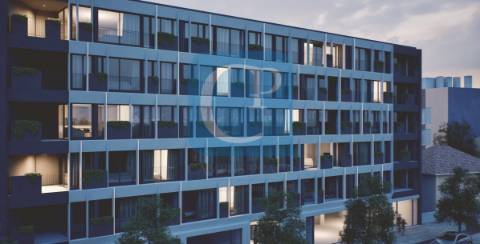 Apartamento T2 junto ao Arrábida Shopping