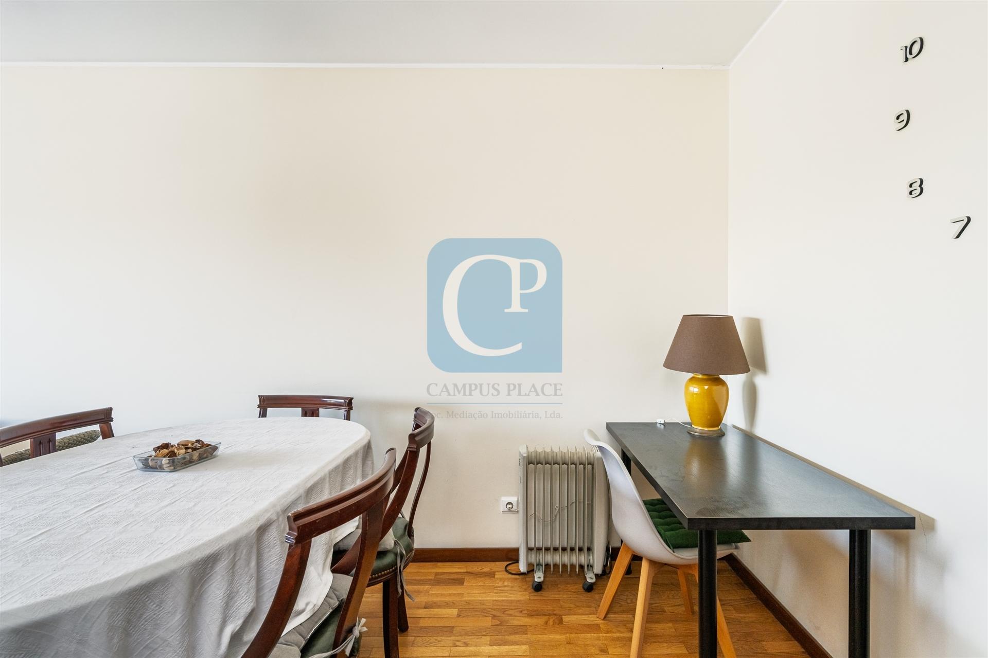 Apartamento T1 mobilado e equipado, junto ao Hospital de São João