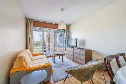 Apartamento T1 mobilado e equipado, junto ao Hospital de São João