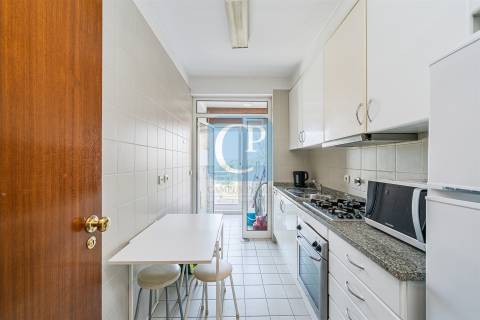 Apartamento T1 mobilado e equipado, junto ao Hospital de São João