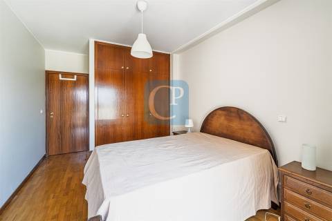 Apartamento T1 mobilado e equipado, junto ao Hospital de São João