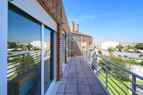 Apartamento T1 mobilado e equipado, junto ao Hospital de São João