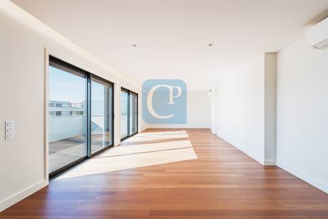 Apartamento T4 penthouse em Matosinhos Sul