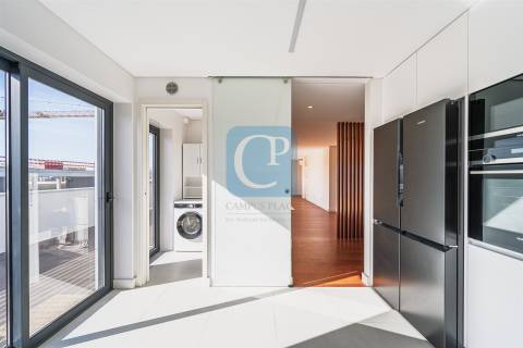 Apartamento T4 penthouse em Matosinhos Sul