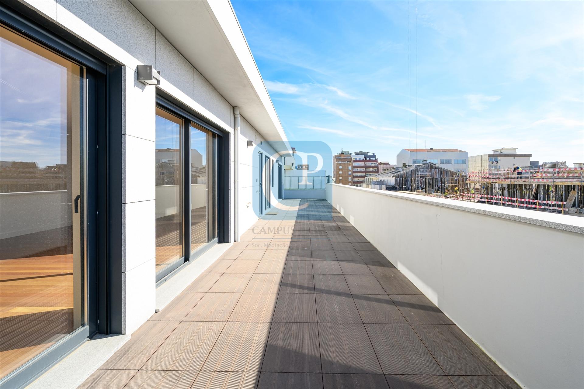 Apartamento T4 penthouse em Matosinhos Sul