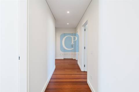 Apartamento T4 penthouse em Matosinhos Sul