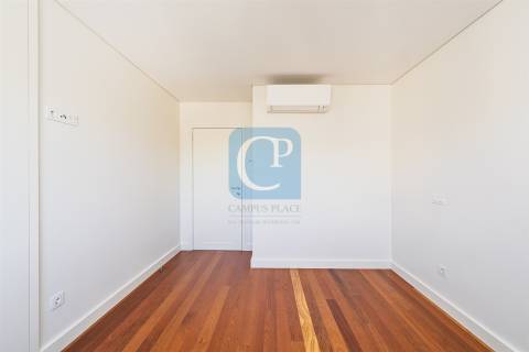 Apartamento T4 penthouse em Matosinhos Sul