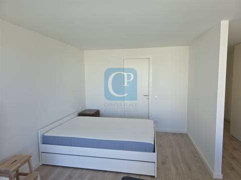 Apartamento T0 novo, mobilado e equipado junto à Circunvalação