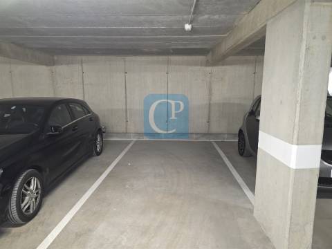 Apartamento T0 novo, mobilado e equipado junto à Circunvalação