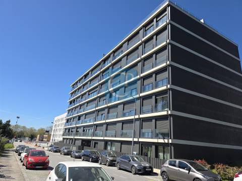 Apartamento T0 novo, mobilado e equipado junto à Circunvalação