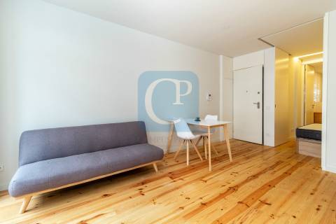 Apartamento T1 mobilado na Rua da Alegria, próximo do Marquês