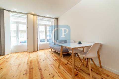 Apartamento T1 mobilado na Rua da Alegria, próximo do Marquês