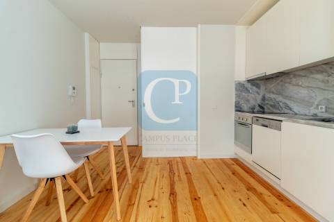 Apartamento T1 mobilado na Rua da Alegria, próximo do Marquês