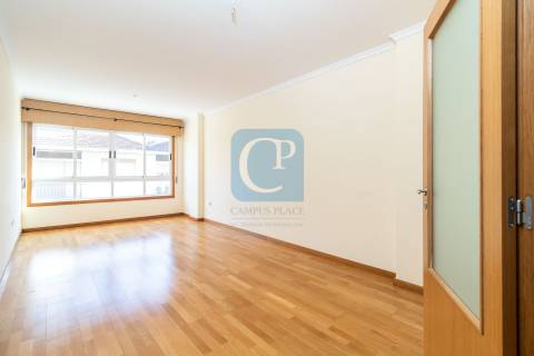 Apartamento T2 em Ramalde, Porto