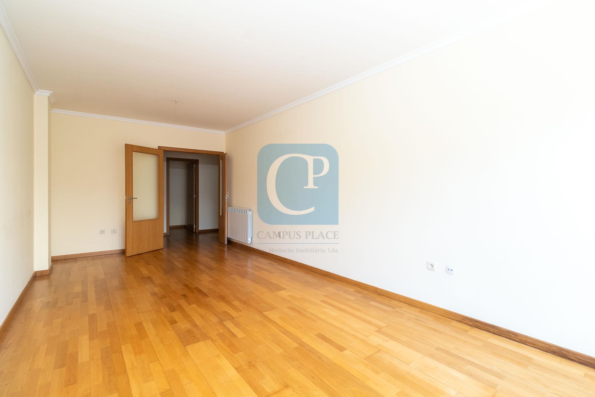 Apartamento T2 em Ramalde, Porto