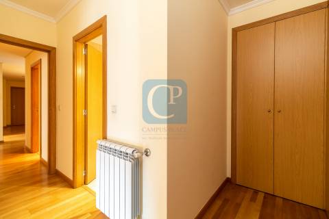 Apartamento T2 em Ramalde, Porto
