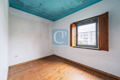 Moradia Geminada V3 à Avenida Fernão Magalhães, Porto