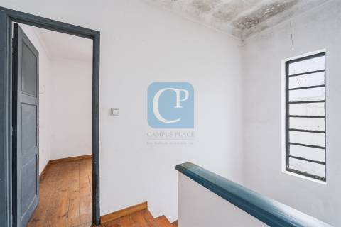 Moradia Geminada V3 à Avenida Fernão Magalhães, Porto