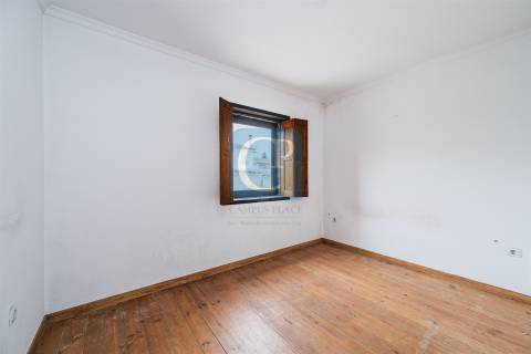 Moradia Geminada V3 à Avenida Fernão Magalhães, Porto