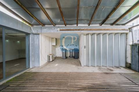 Moradia Geminada V3 à Avenida Fernão Magalhães, Porto