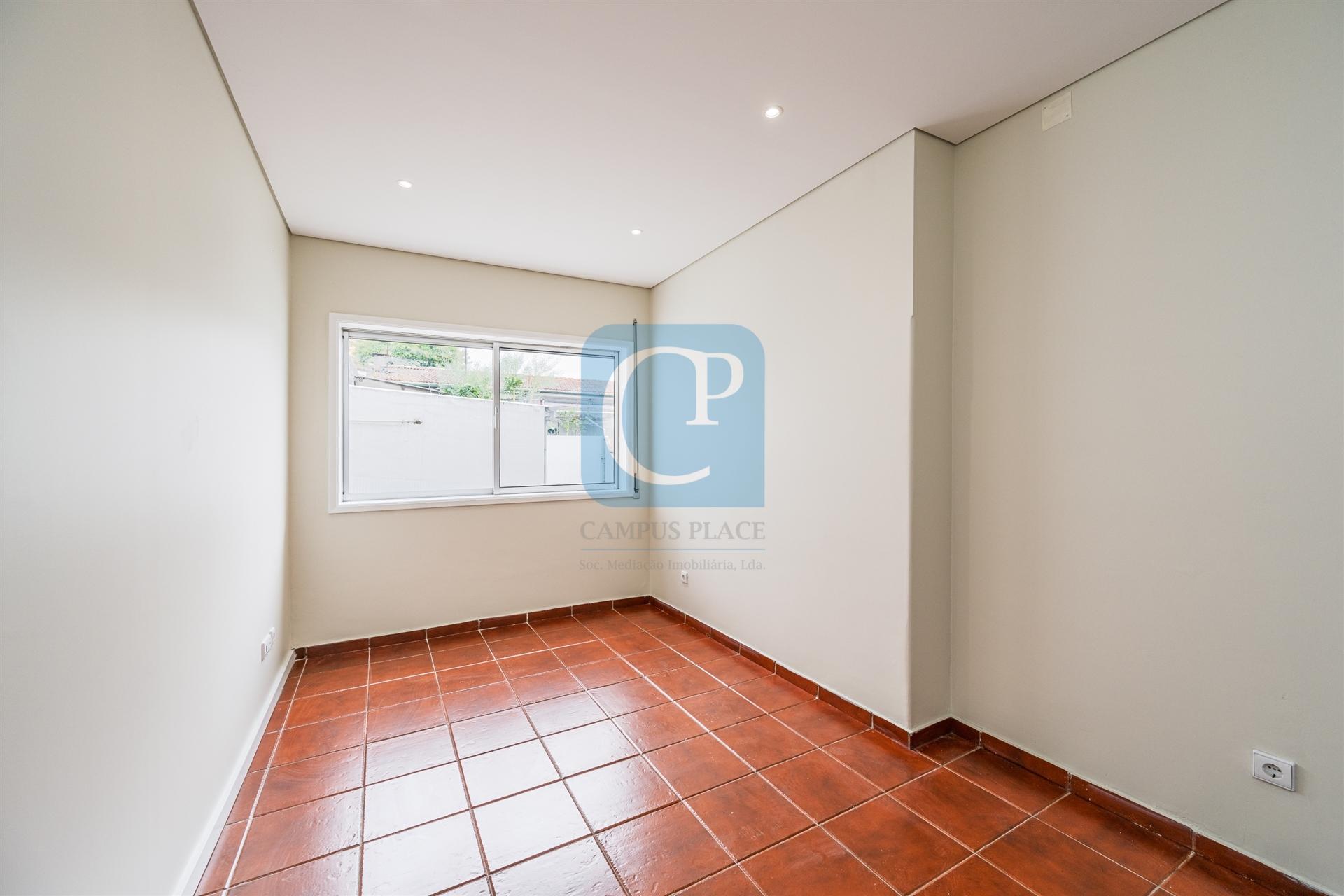 Apartamento T2 em Pedrouços, próximo à Rotunda da Areosa, Pedrouços, Maia